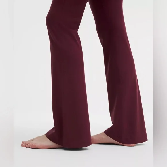 Lululemon Groove Nulu High-Rise Flared Pant Burgundy Bay Size 4 NWT - Picture 6 of 8